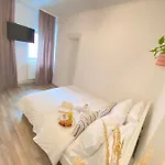 Διαμέρισμα 56 *